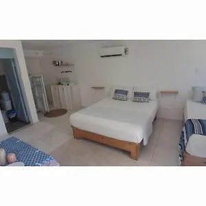  Apartment Blancos, A Dos Minutos De Patos Barahona